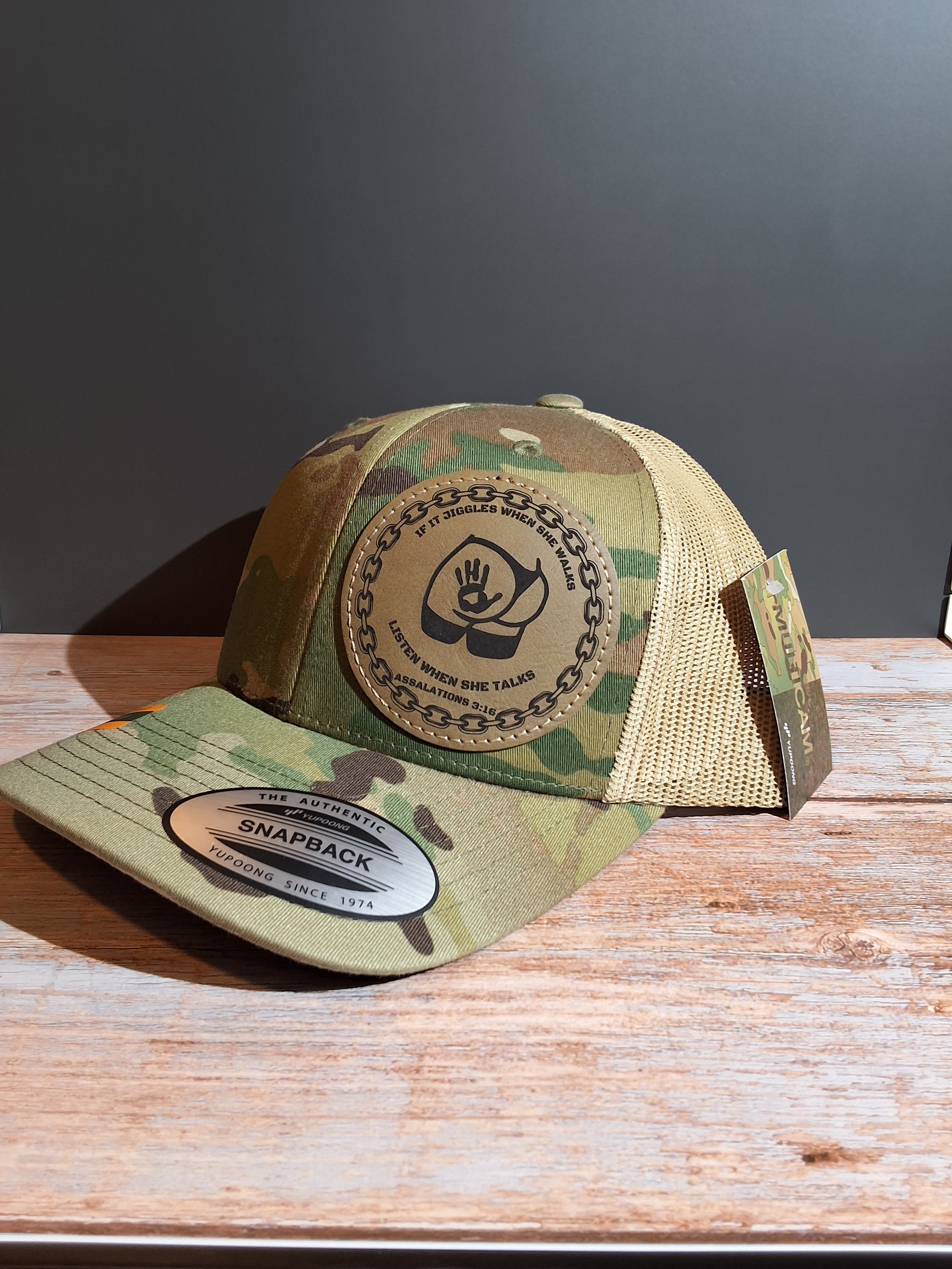 Asslations hat